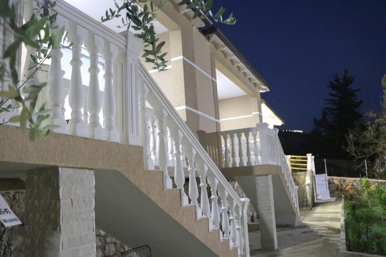 Essos Villas เดอร์มี ภายนอก รูปภาพ