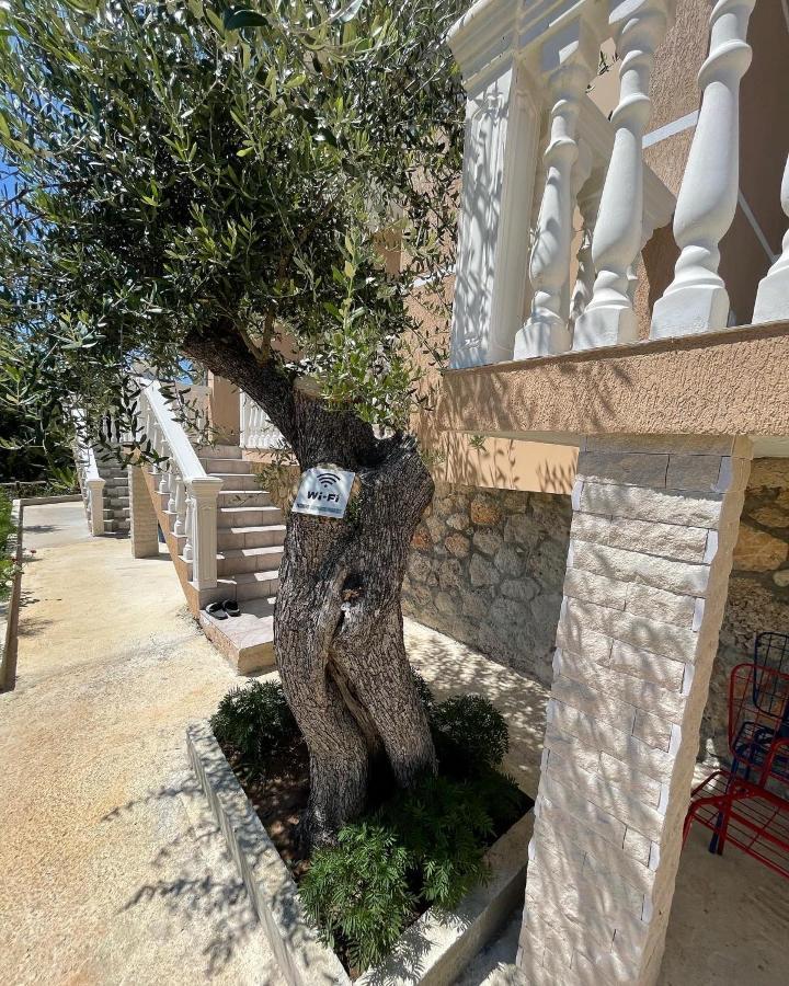Essos Villas เดอร์มี ภายนอก รูปภาพ
