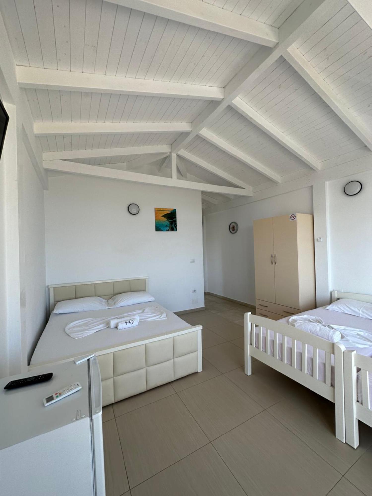 Essos Villas เดอร์มี ภายนอก รูปภาพ