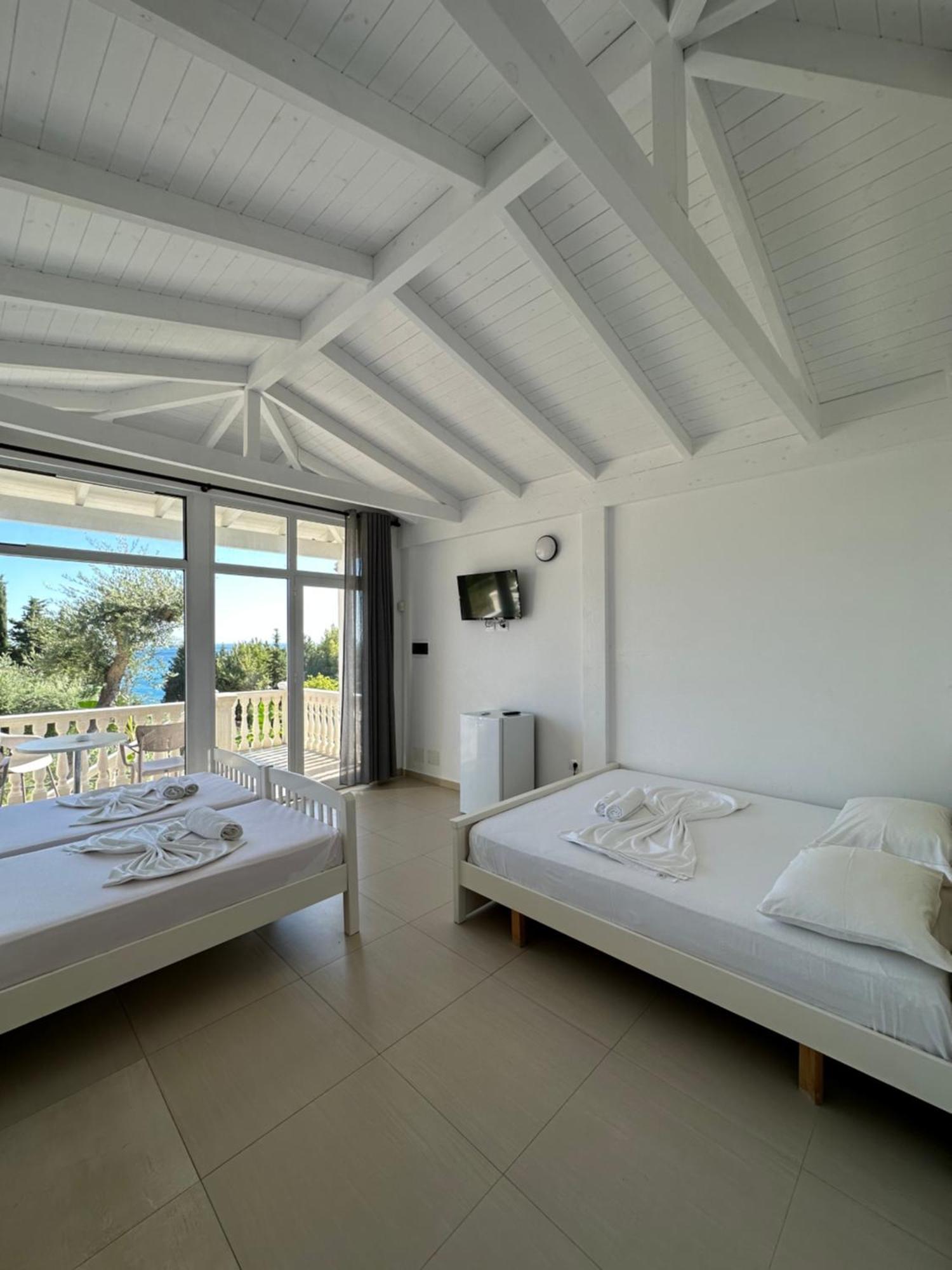Essos Villas เดอร์มี ภายนอก รูปภาพ