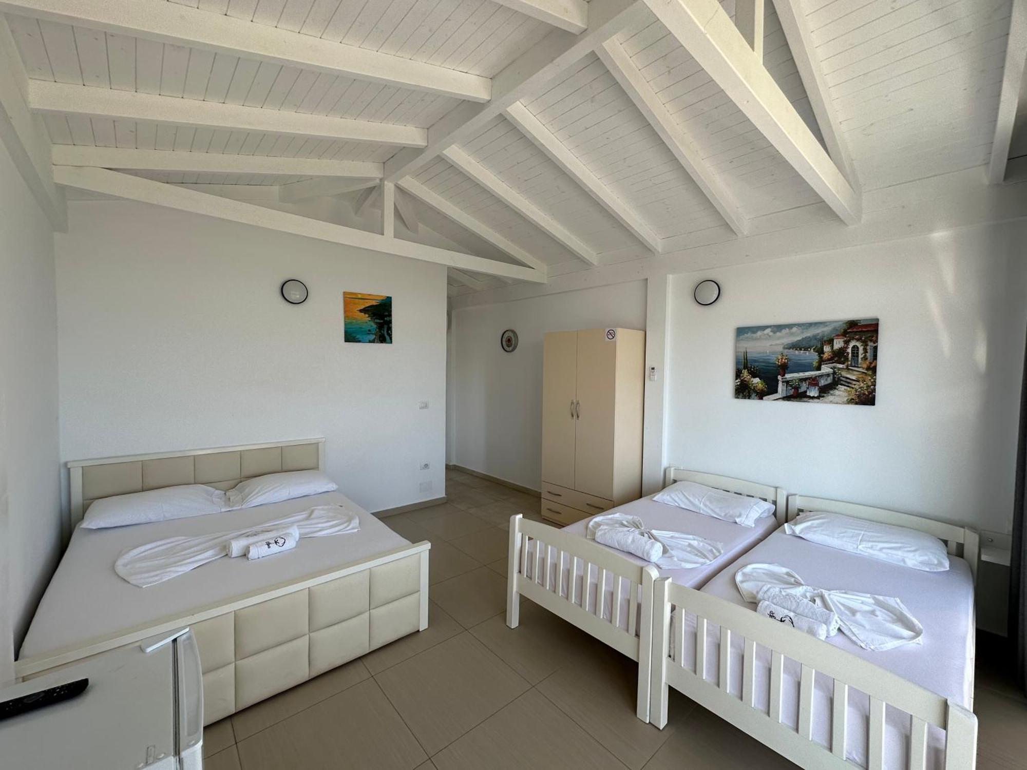Essos Villas เดอร์มี ภายนอก รูปภาพ