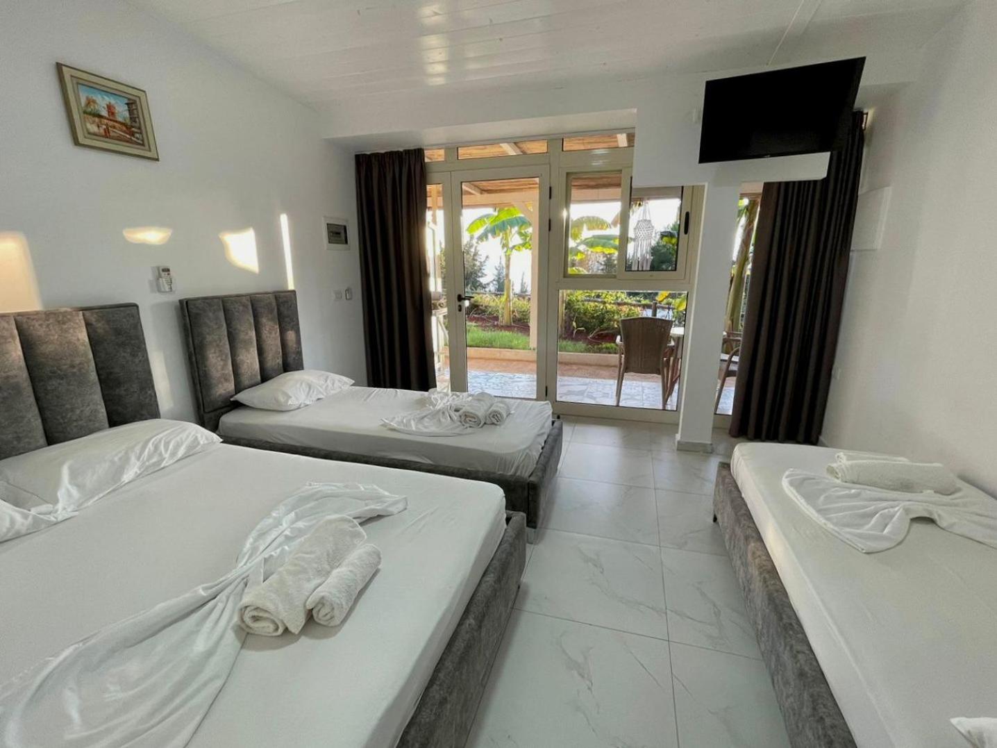 Essos Villas เดอร์มี ภายนอก รูปภาพ
