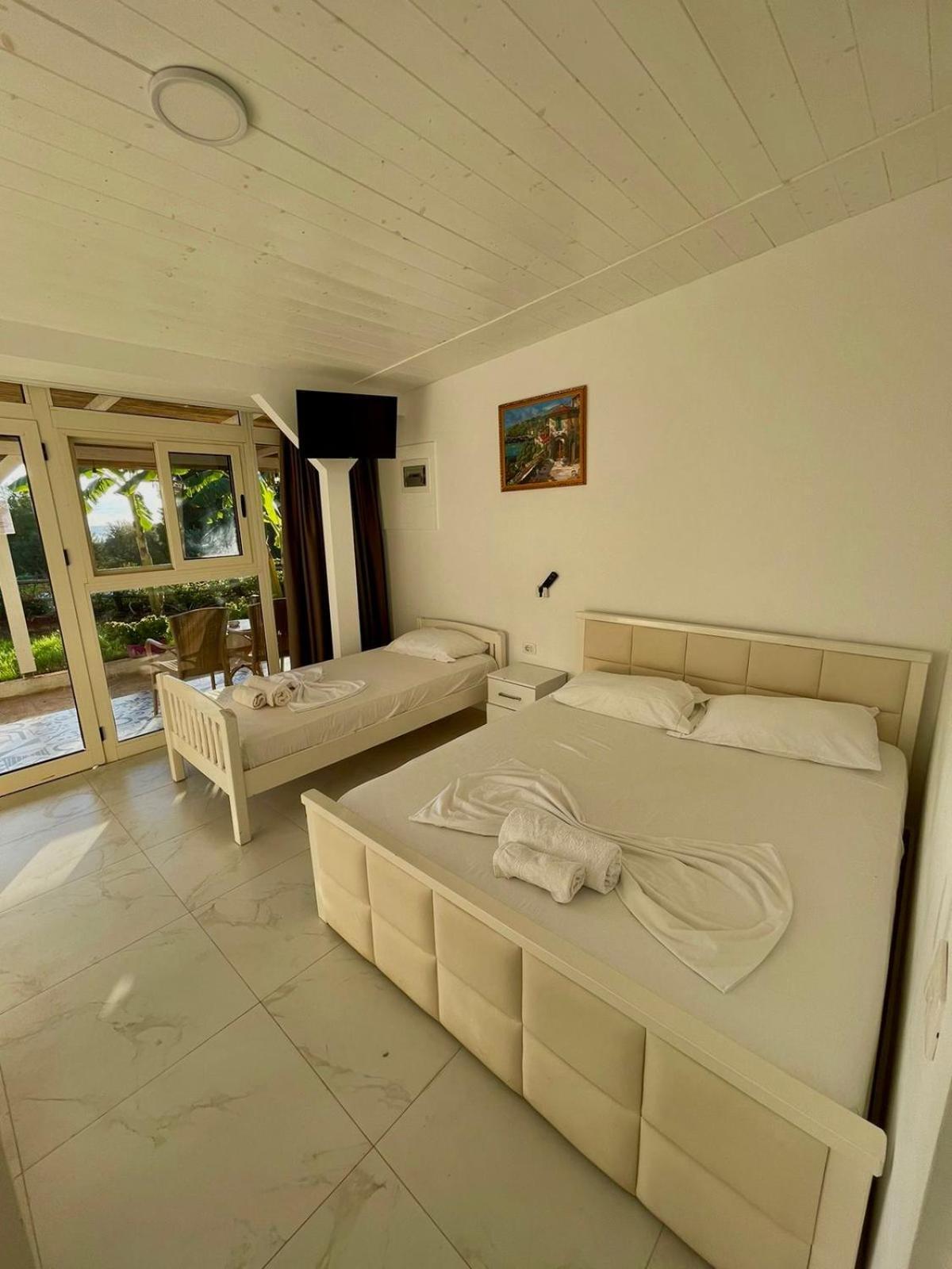 Essos Villas เดอร์มี ภายนอก รูปภาพ
