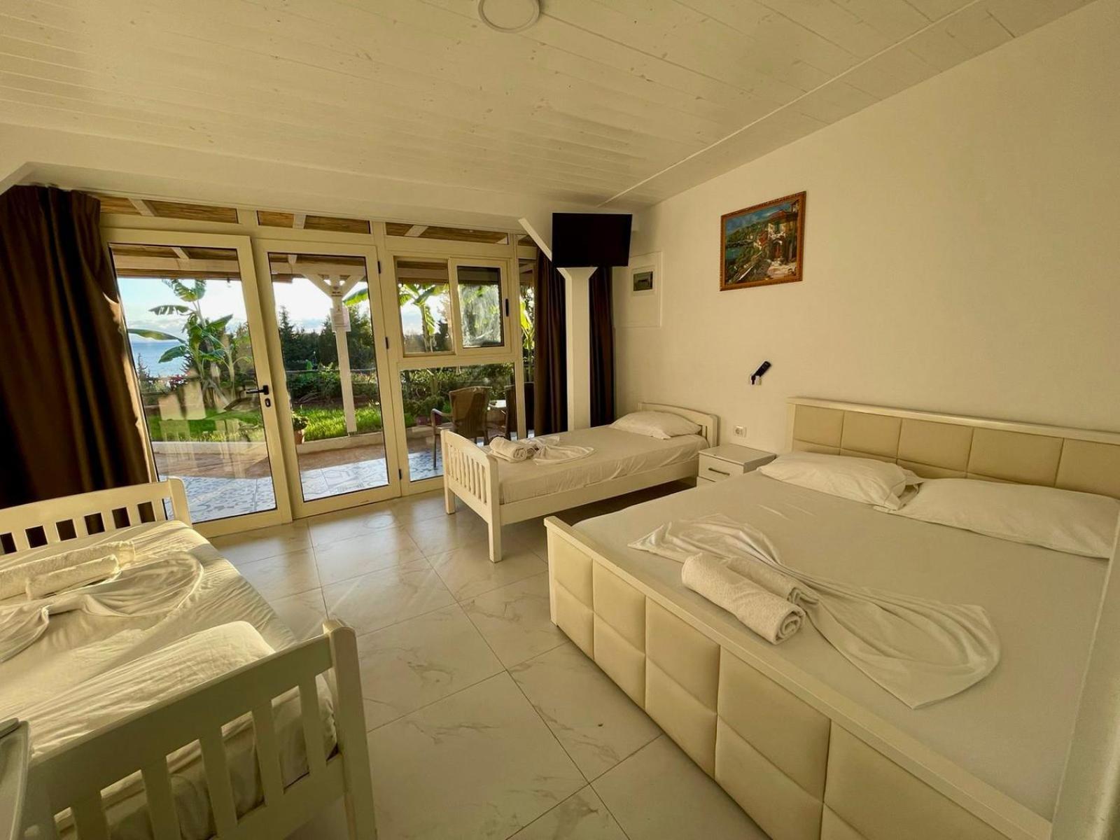 Essos Villas เดอร์มี ภายนอก รูปภาพ